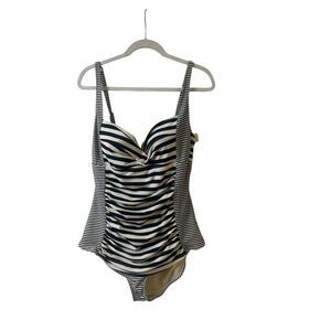 Torrid one piece swim suit black & white stripe sz 1 (18)